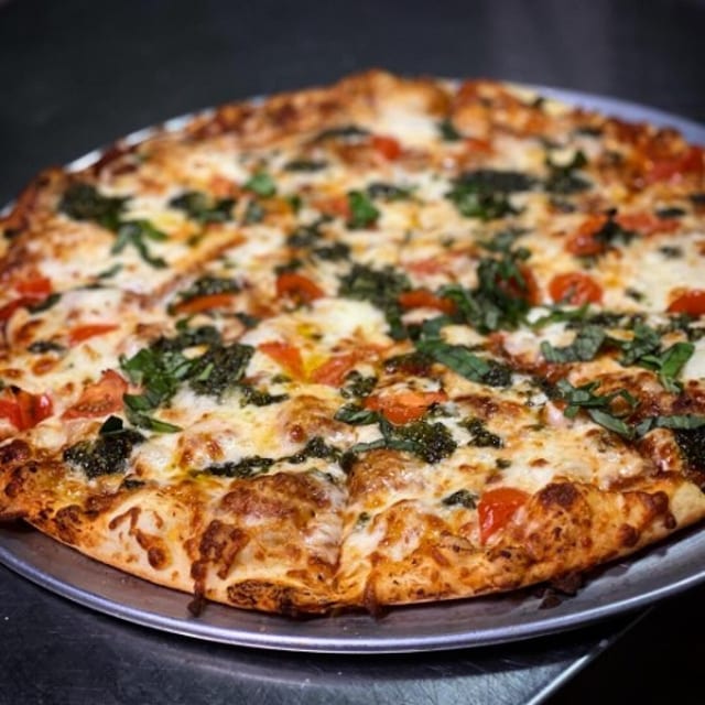Margarita Pizza (Medium).